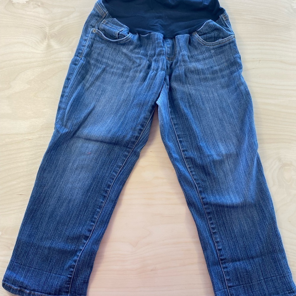 Oh Baby by Motherhood Maternity Jean Capris size Medium (DK)